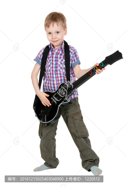 隨著電子吉他的男孩