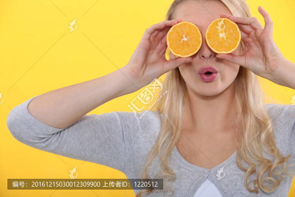橙色