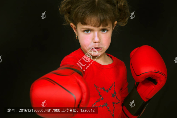 小女孩的拳擊