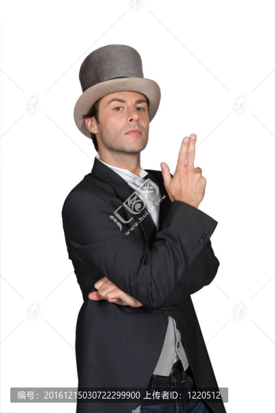 男人戴著一頂帽子
