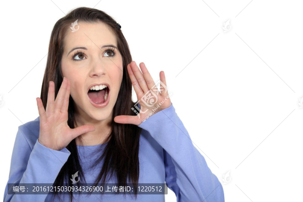 女孩尖叫