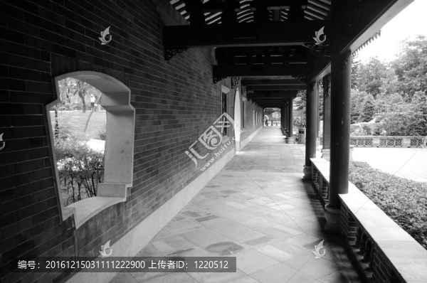 在黑與白的顏色的中國(guó)門