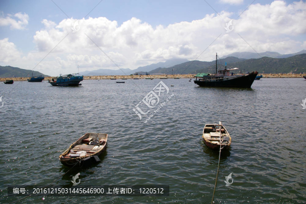 在Cheung,Chau看海