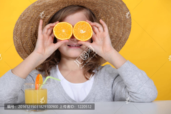 橘子汁女孩