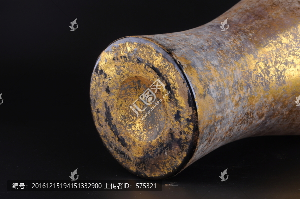 唐代琉璃,唐代琉璃絞胎鎏金口瓶