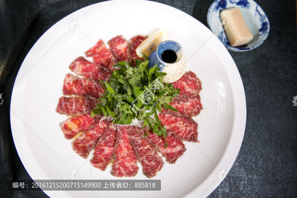 生牛肉卷