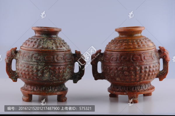 戰(zhàn)國玉器,東周獸頭雙耳三足勾連