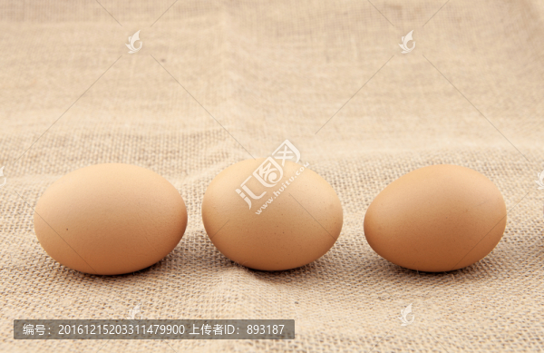 麻布上的雞蛋