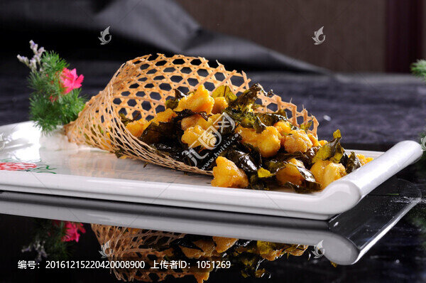 秘制茶香雞中寶