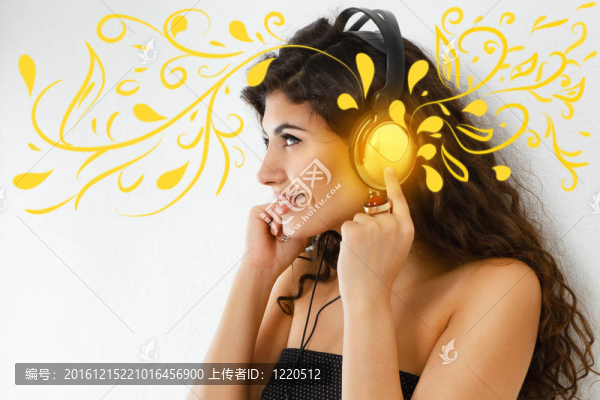 女人聽音樂