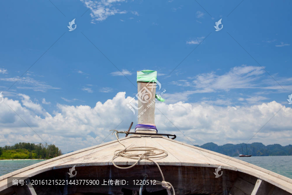 頭長(zhǎng)尾漁夫船