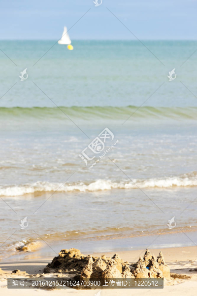 在納博訥海灘的沙堡；朗格多克地區(qū)；法國