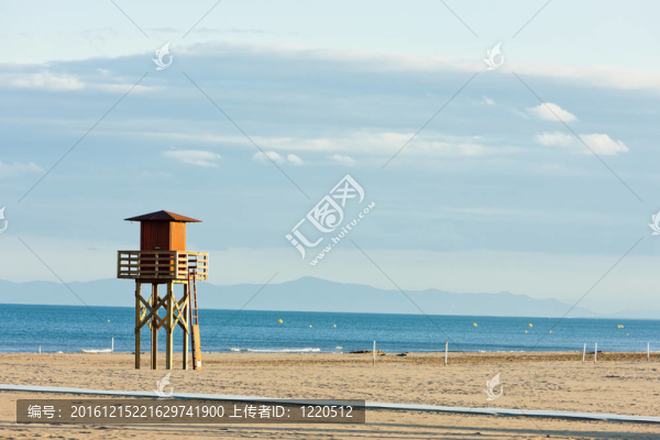 在納博訥海灘上的沙灘救生艙；Languedoc,Roussi