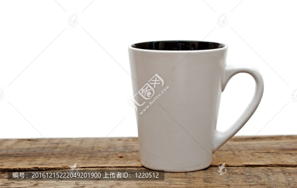 白杯子空空白在咖啡桌上的白色B