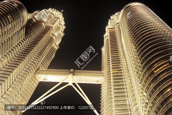 夜幕下的雙子塔