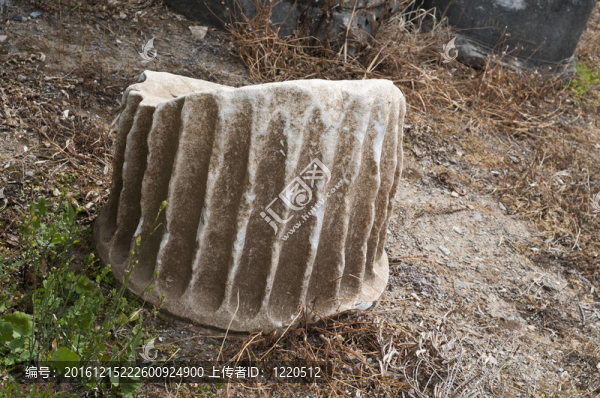 大理石廢墟柱