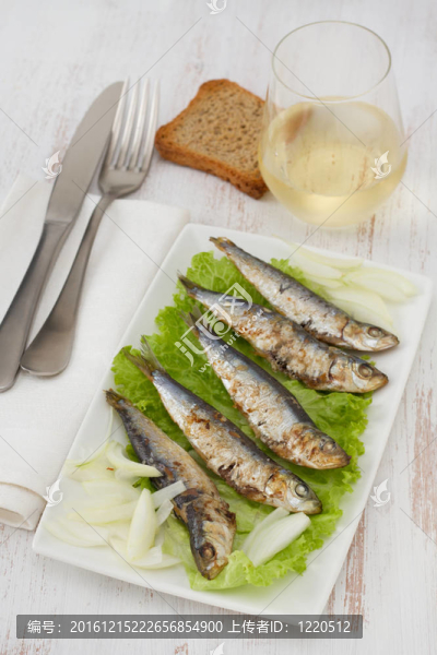 沙丁油魚炒生菜
