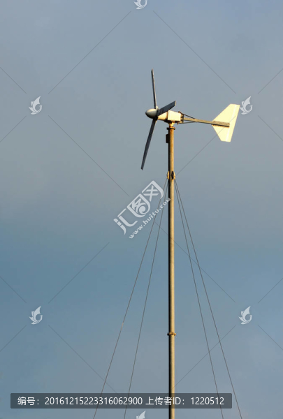 小風(fēng)力渦輪機定制在黃昏手工。