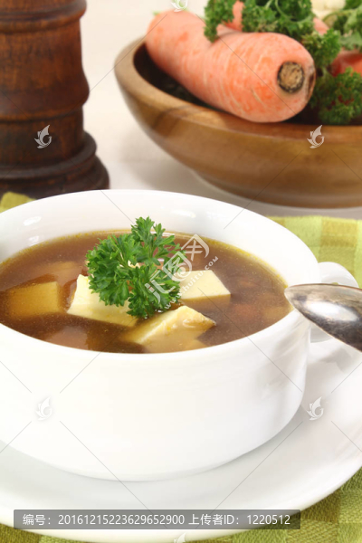 綠色牛肉清湯