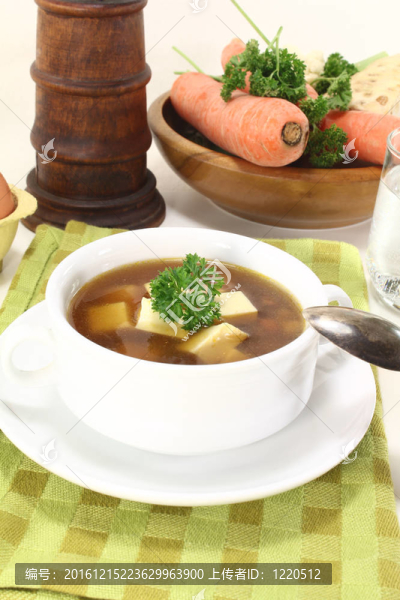 歐芹牛肉清湯