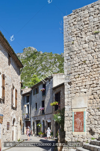 圣吉揚法國狹窄的街道