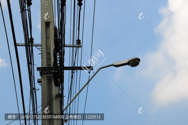 熒光燈和電線