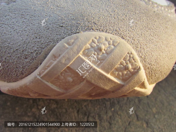 鬼鬼祟祟的運(yùn)動(dòng)鞋
