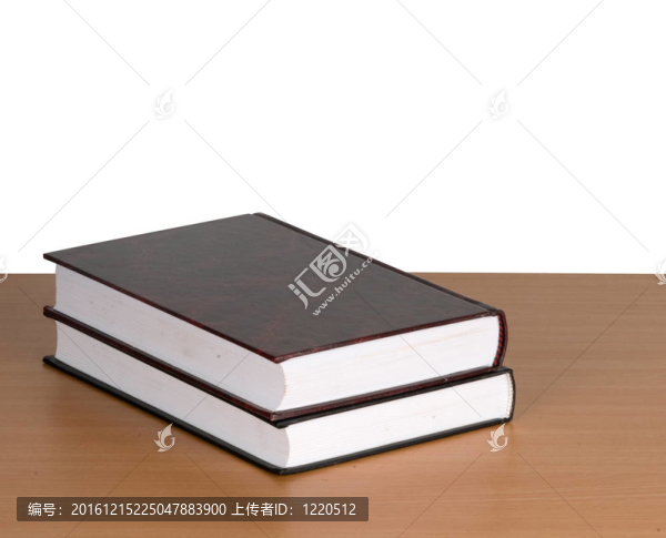 桌上的兩本書