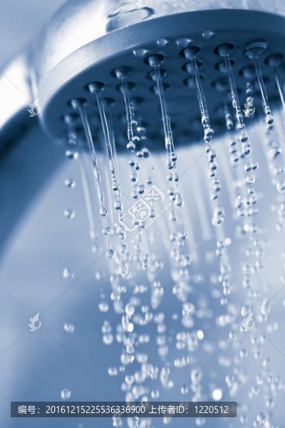 金屬淋浴水