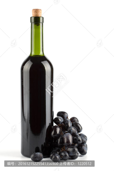 一瓶葡萄酒和葡萄