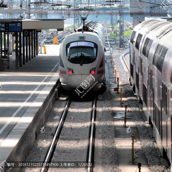 快速列車到達(dá)/離開