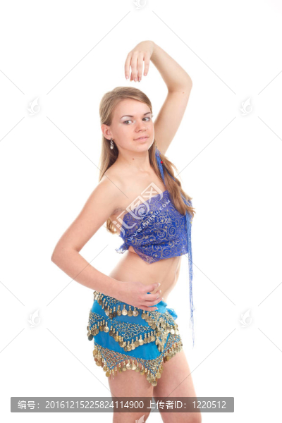 美麗的金發(fā)女郎演繹的阿拉伯舞蹈
