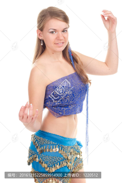 美麗的金發(fā)女郎演繹的阿拉伯舞蹈