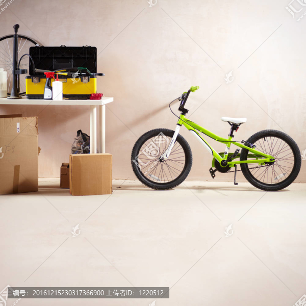 山地自行車及設(shè)備