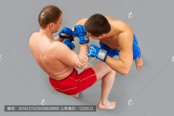 膝踢