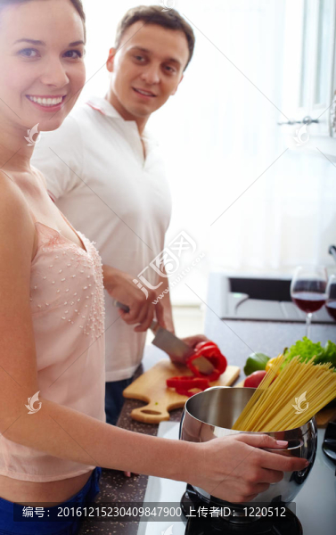 烹飪的夫婦