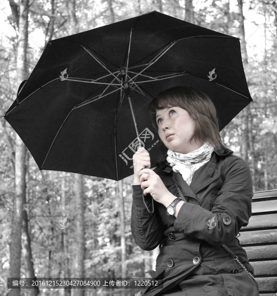 帶雨傘的女孩