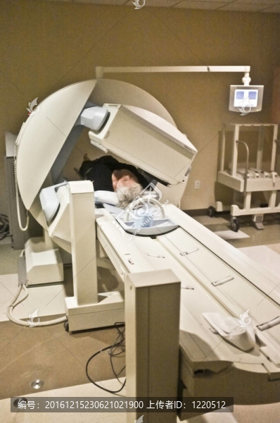 女人得到的MRI