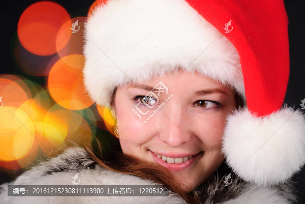 Santa的女孩的臉
