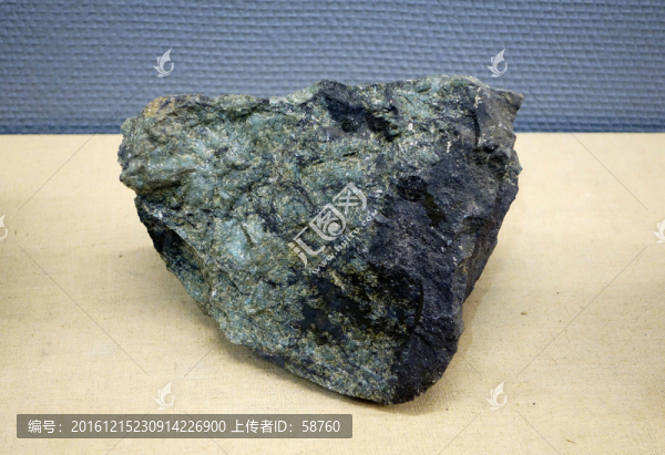 鈉長石型鈮稀土礦石