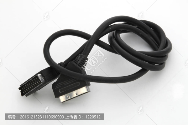 SCART電纜在純白的背景。
