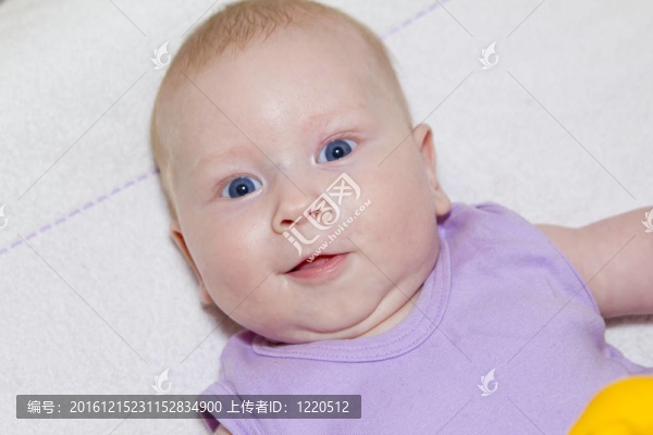 灰眼睛嬰兒特寫特寫