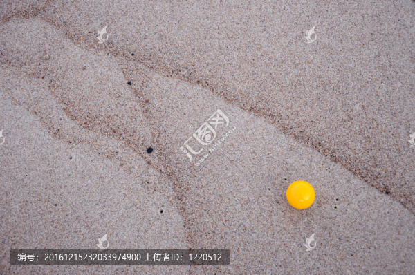沙灘背景和球