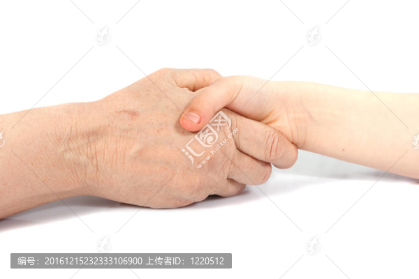 奶奶抱著孫女的手