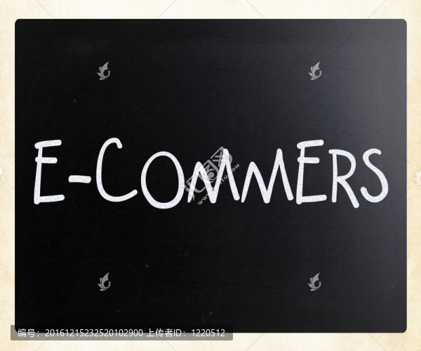 e-commers手寫字用白色的粉筆在黑板上