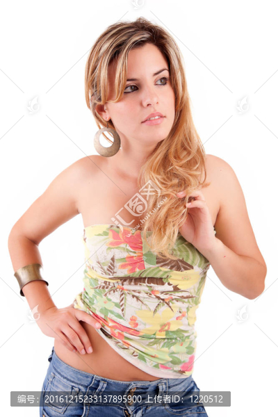 年輕漂亮的女人擺姿勢(shì)