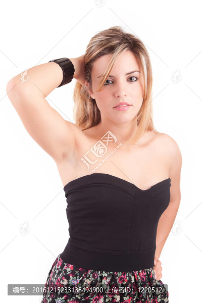 年輕漂亮的女人擺姿勢