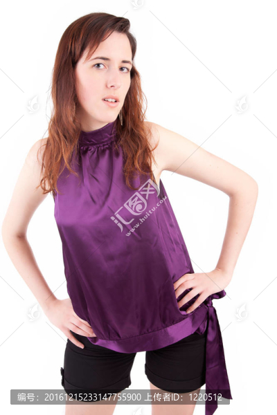 年輕漂亮的女人擺姿勢(shì)