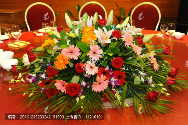 餐桌鮮花