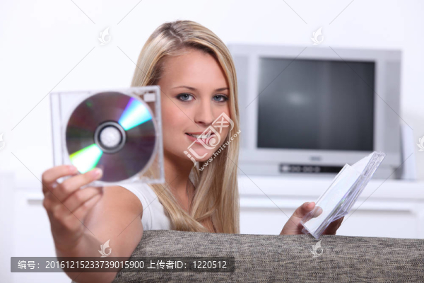 少女選擇光盤